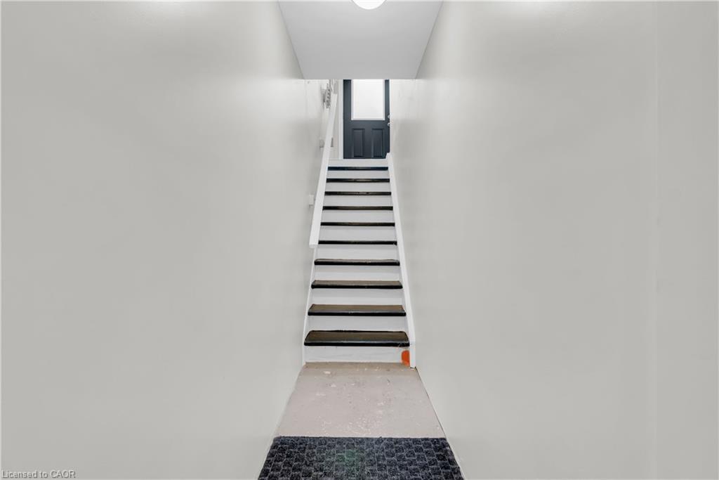 71 Newport Lane Property Photo 39
