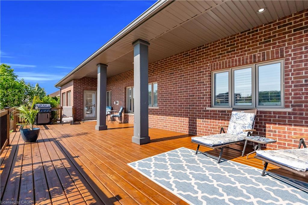 71 Newport Lane Property Photo 44