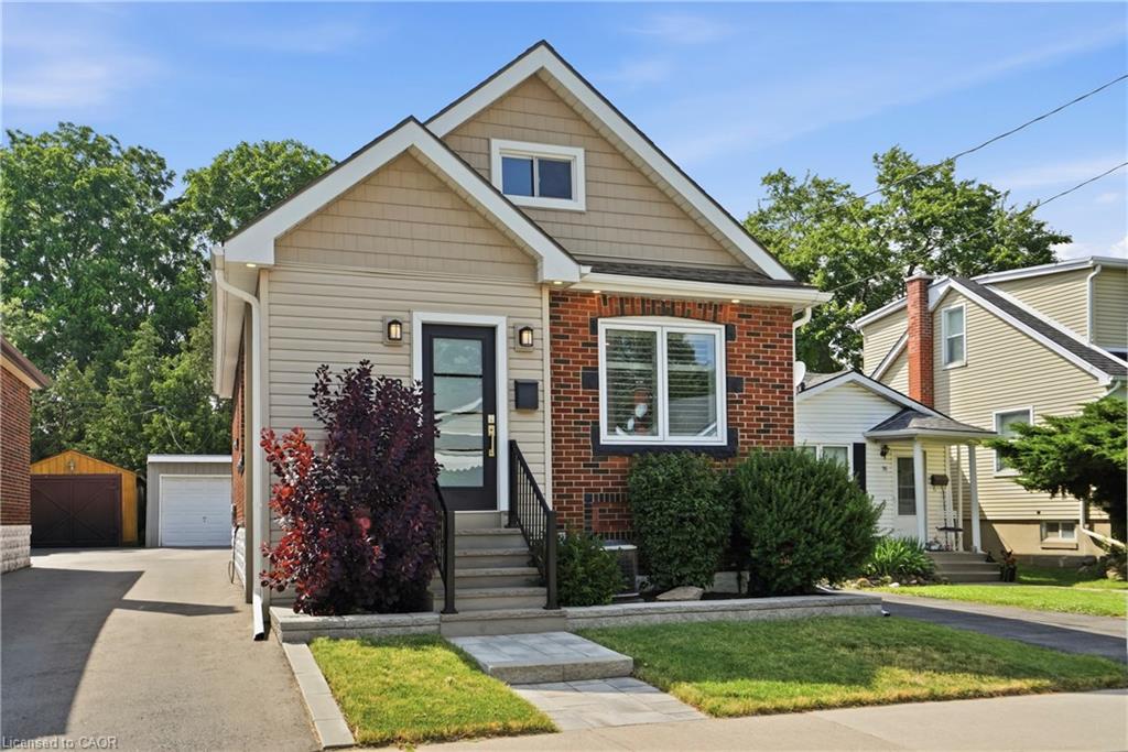 58 Tragina Avenue S Property Photo 3