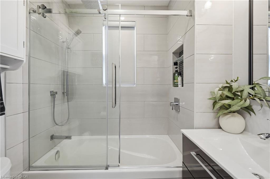 58 Tragina Avenue S Property Photo 27