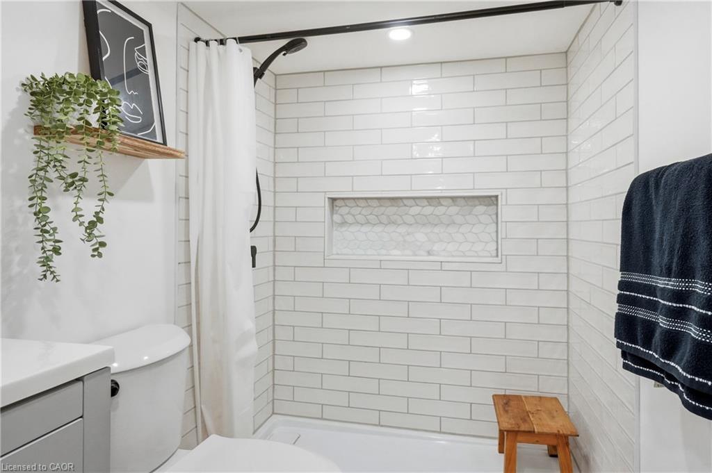58 Tragina Avenue S Property Photo 38