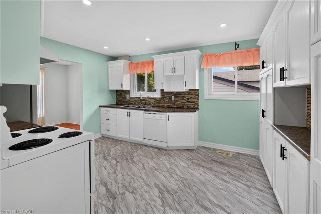 186 Glenmor Drive Property Photo 12