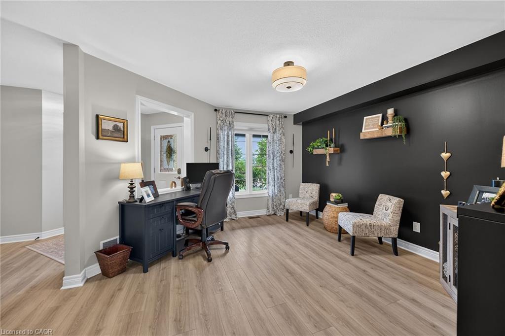 7 Etherington Crescent Property Photo 8