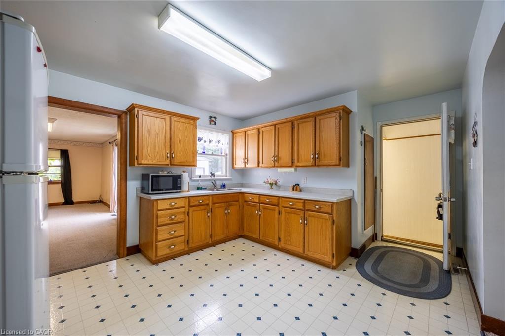557 Orchard Avenue Property Photo 6
