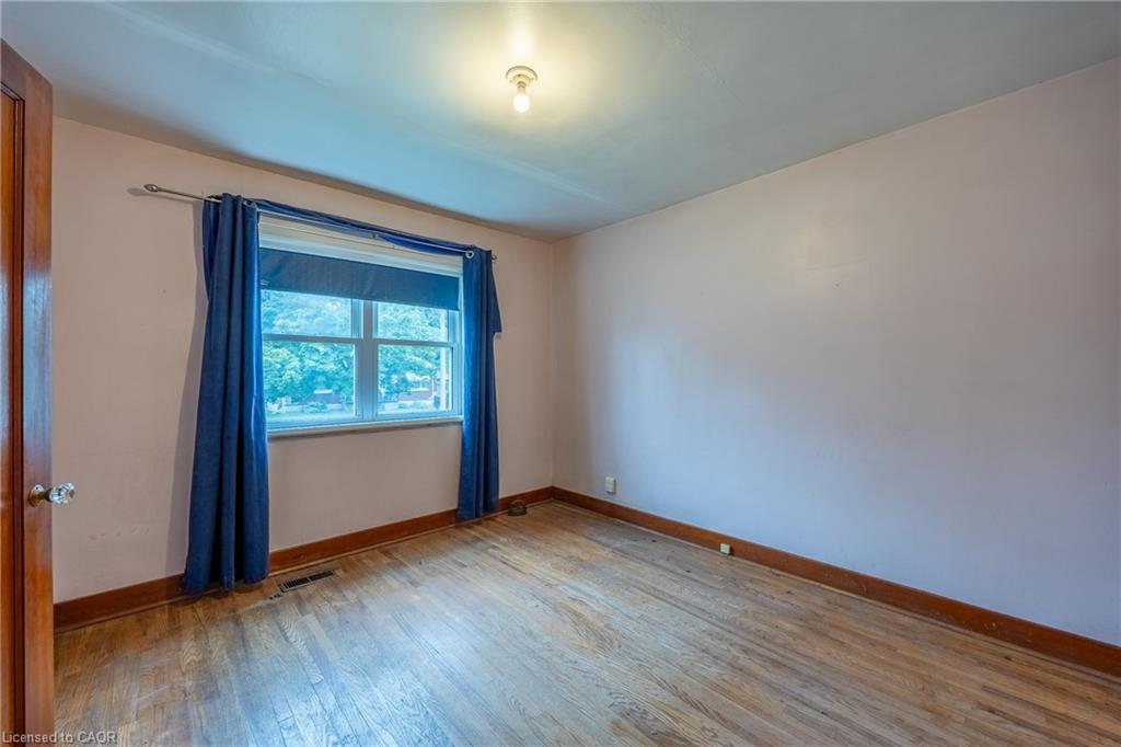 557 Orchard Avenue Property Photo 9