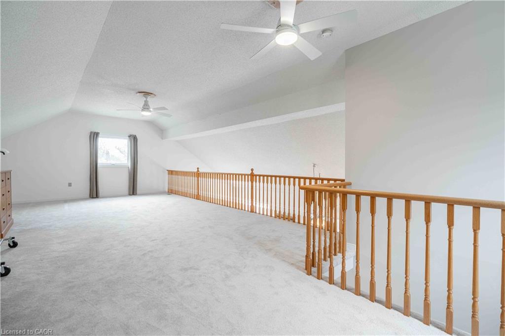 195 Silverbirch Boulevard Property Photo 18