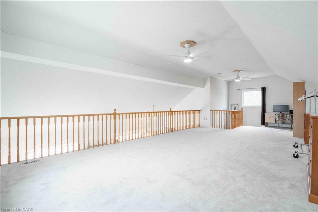 195 Silverbirch Boulevard Property Photo 19