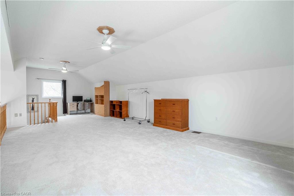 195 Silverbirch Boulevard Property Photo 20