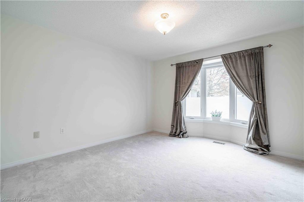 195 Silverbirch Boulevard Property Photo 24