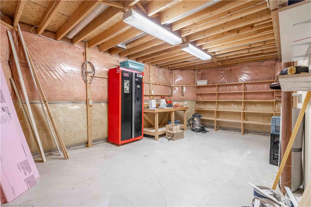 195 Silverbirch Boulevard Property Photo 31