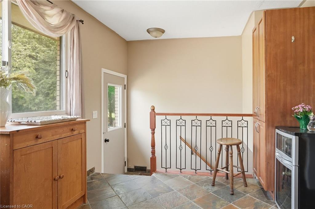 318 Freelton Road Property Photo 18