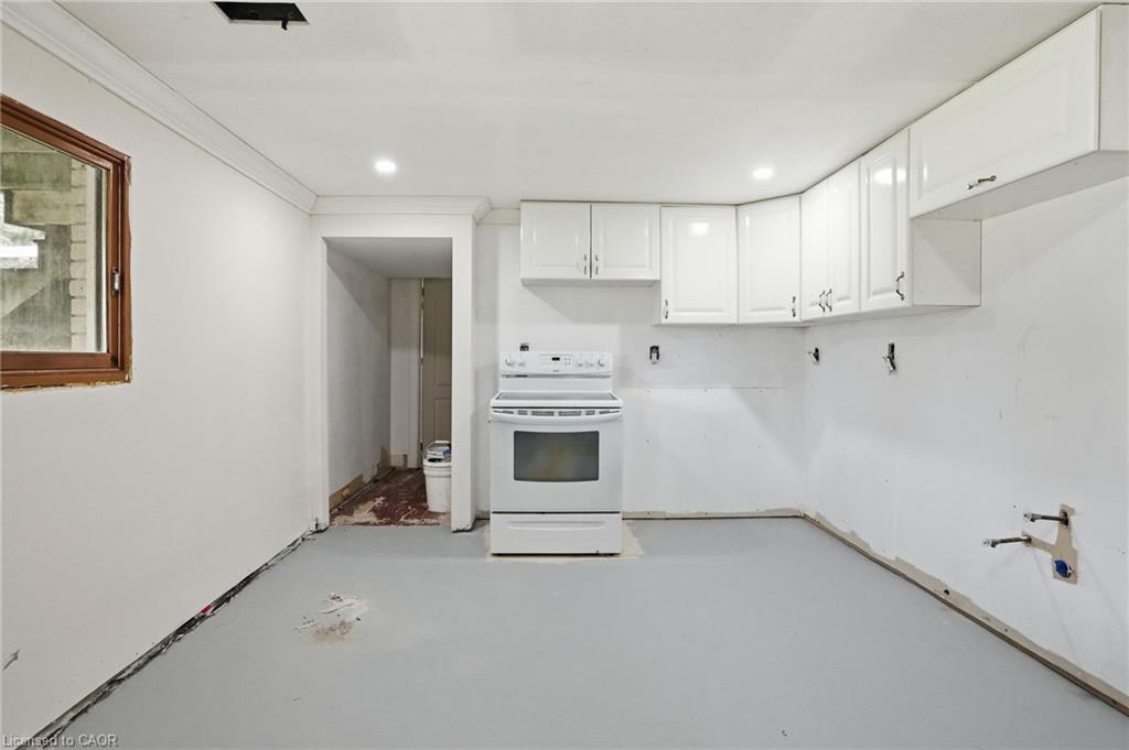318 Freelton Road Property Photo 32