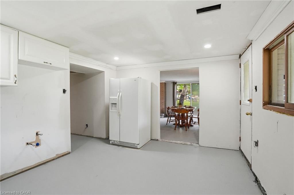 318 Freelton Road Property Photo 33