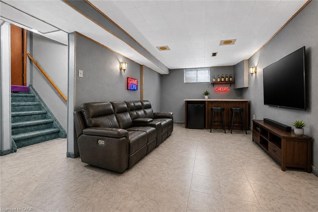5 Hugo Court Property Photo 11