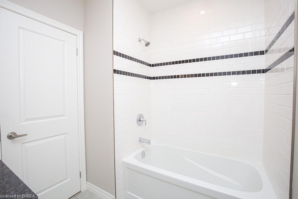 140 Mary Street Property Photo 13