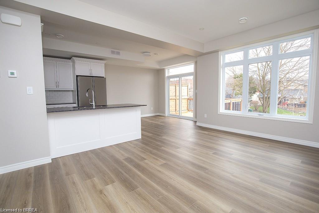 140 Mary Street Property Photo 28