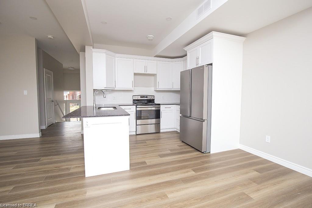 140 Mary Street Property Photo 32