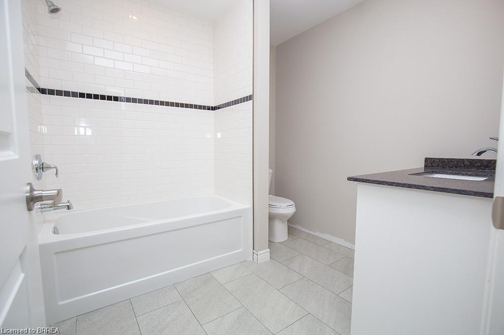 140 Mary Street Property Photo 43