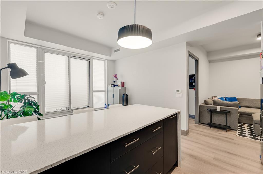 305-509 Dundas Street W Property Photo 23