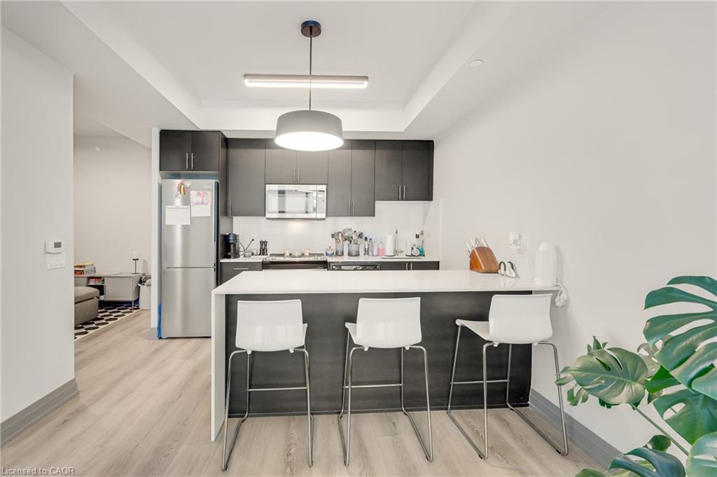 305-509 Dundas Street W Property Photo 25