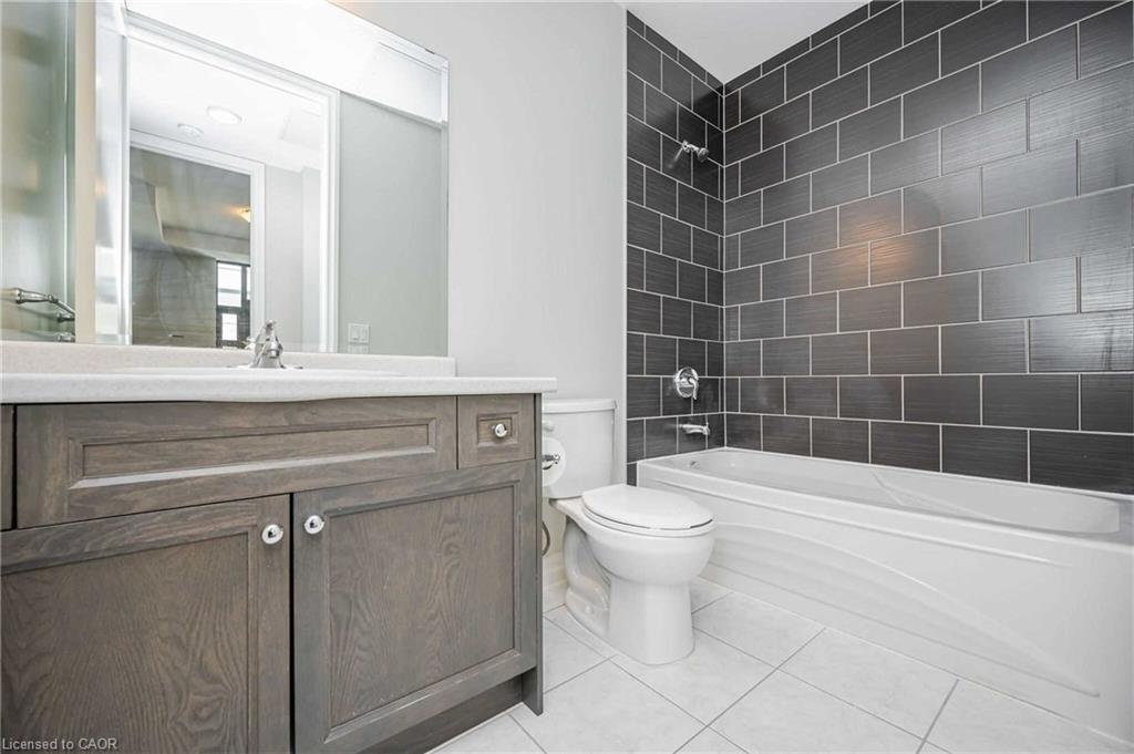 907-112 King Street E Property Photo 16