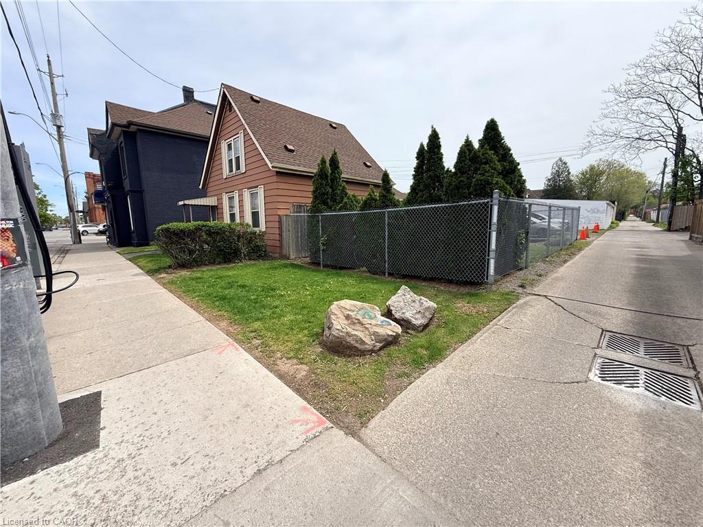 356 Barton Street E