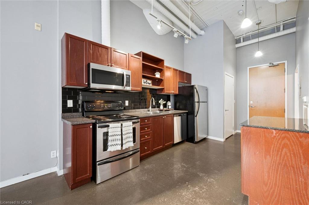 218-410 King Street W Property Photo 7