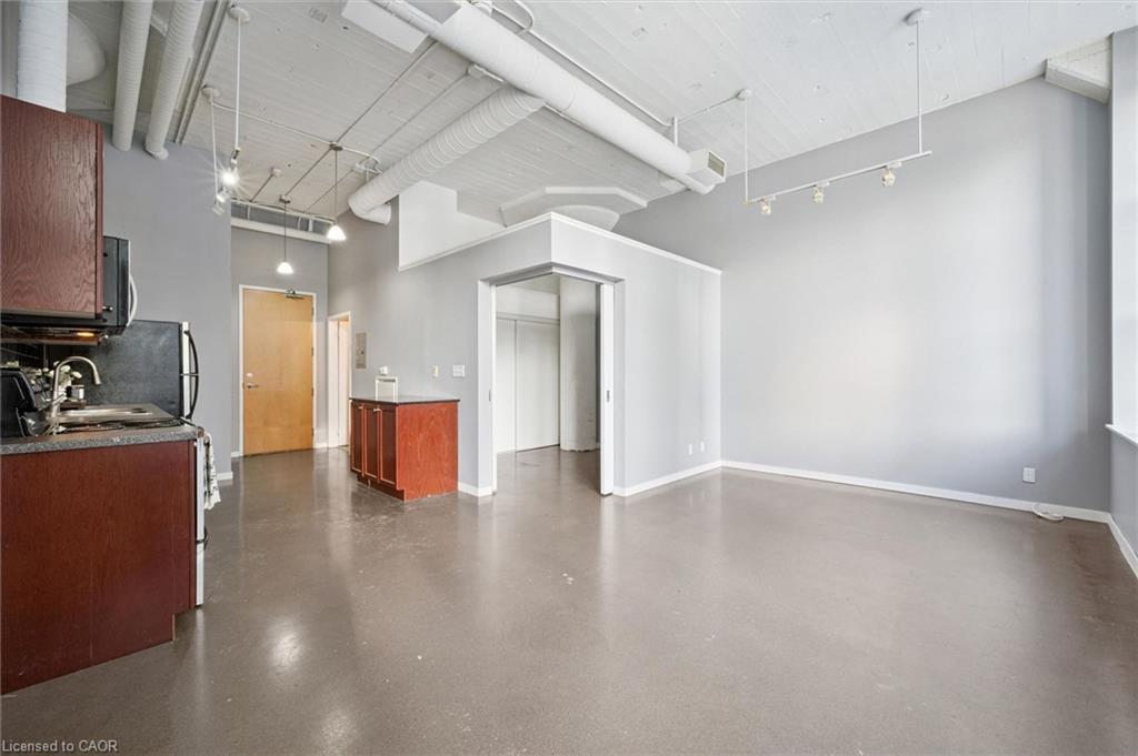 218-410 King Street W Property Photo 15