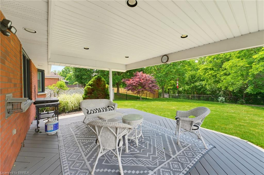 12 Macbride Court Property Photo 4