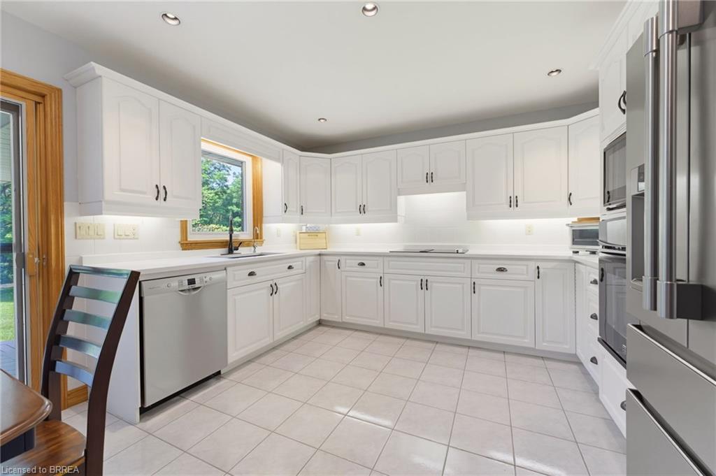 12 Macbride Court Property Photo 13