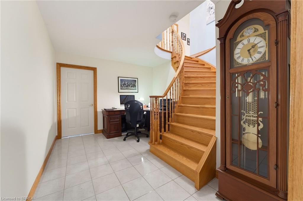 12 Macbride Court Property Photo 26