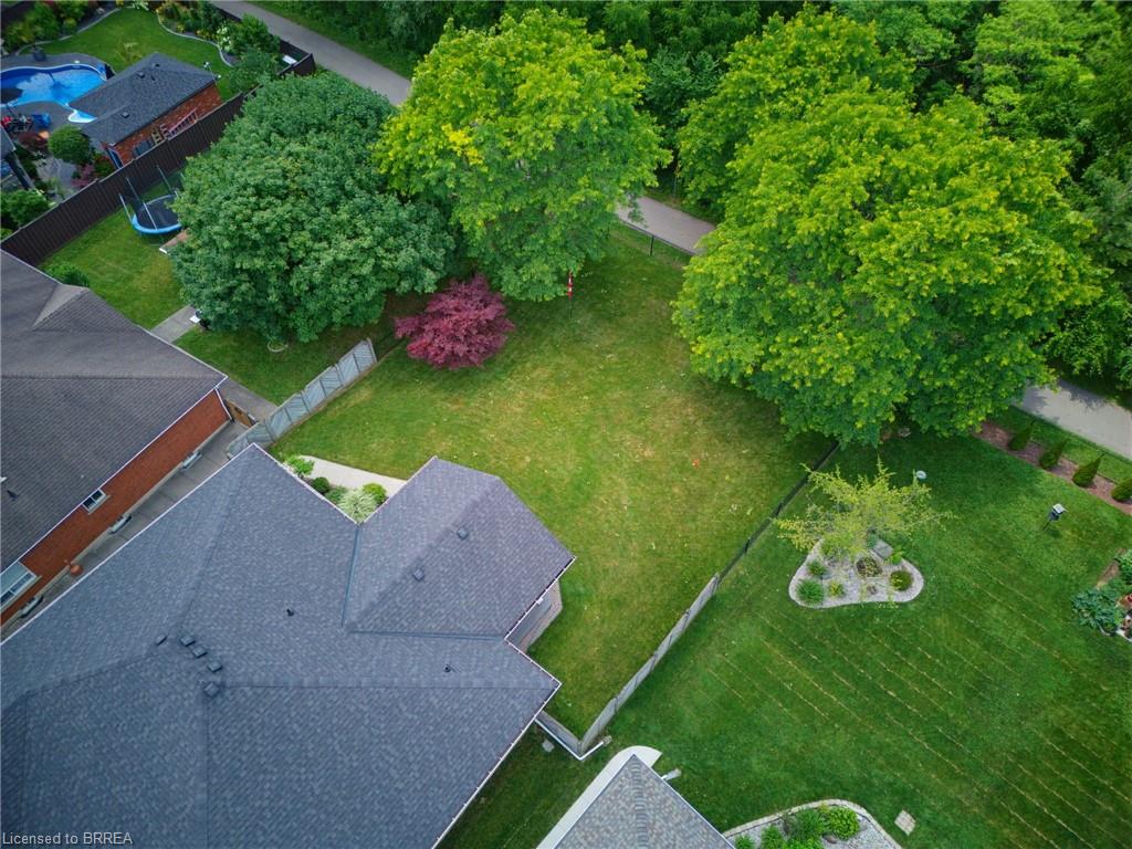 12 Macbride Court Property Photo 37