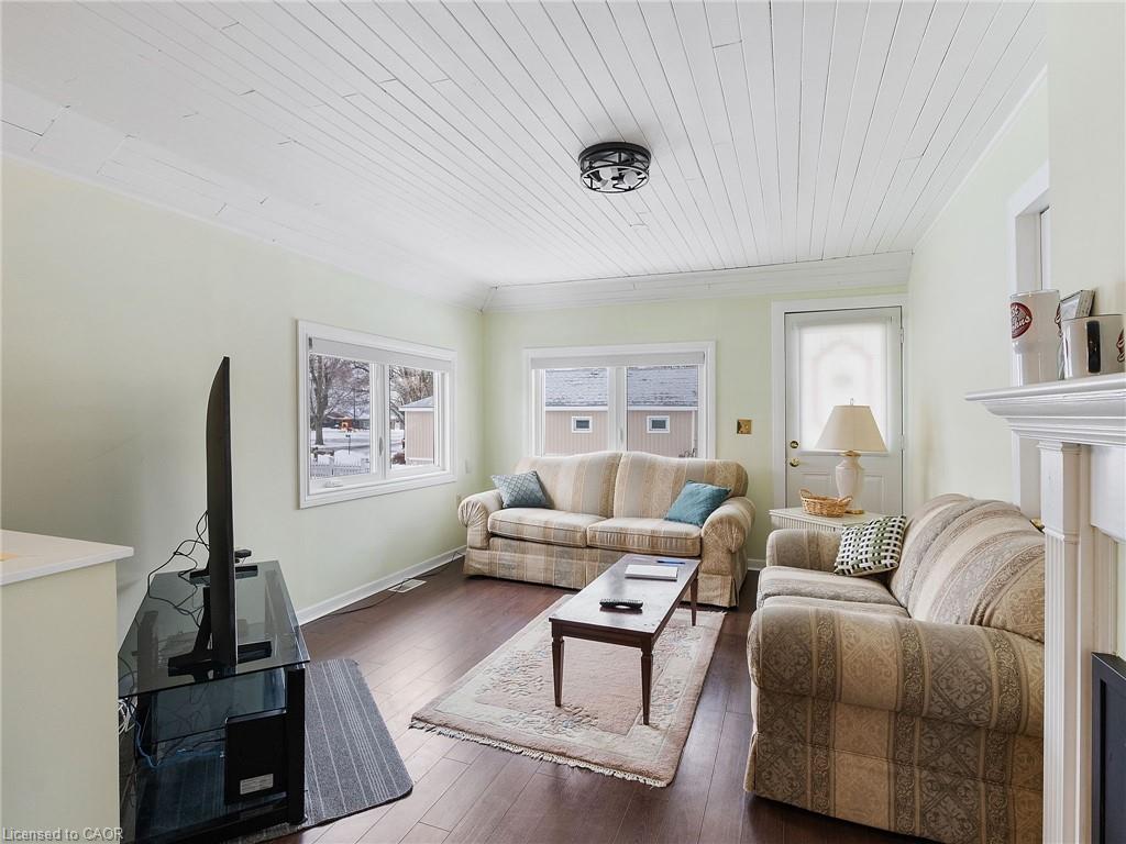 7 Park Street Property Photo 8