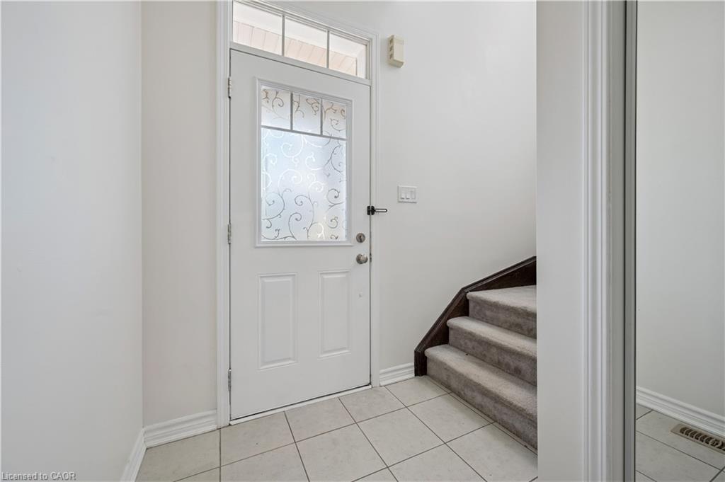 267 Grovehill Crescent Property Photo 6