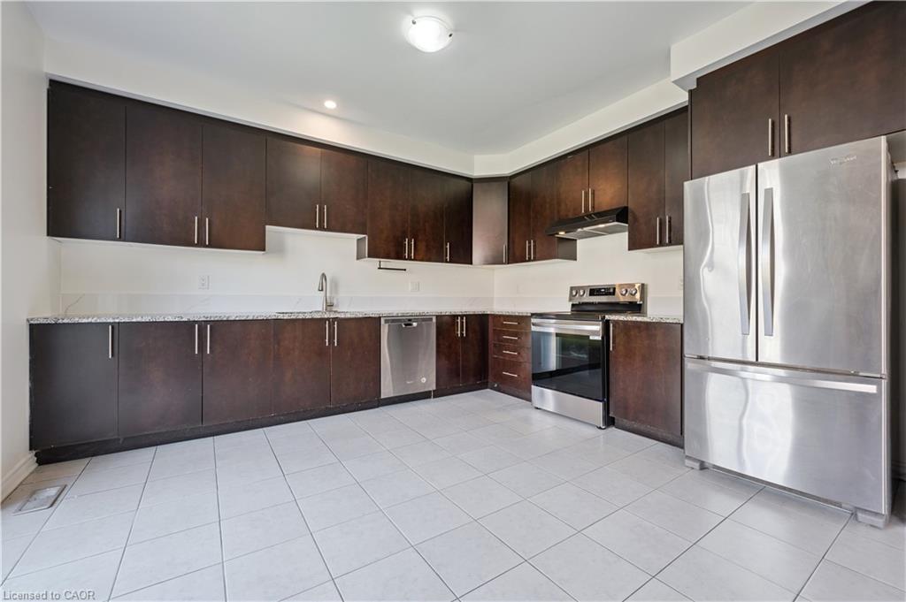 267 Grovehill Crescent Property Photo 10