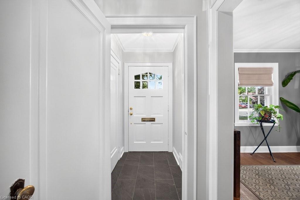 3947 Bloor Street W Property Photo 4