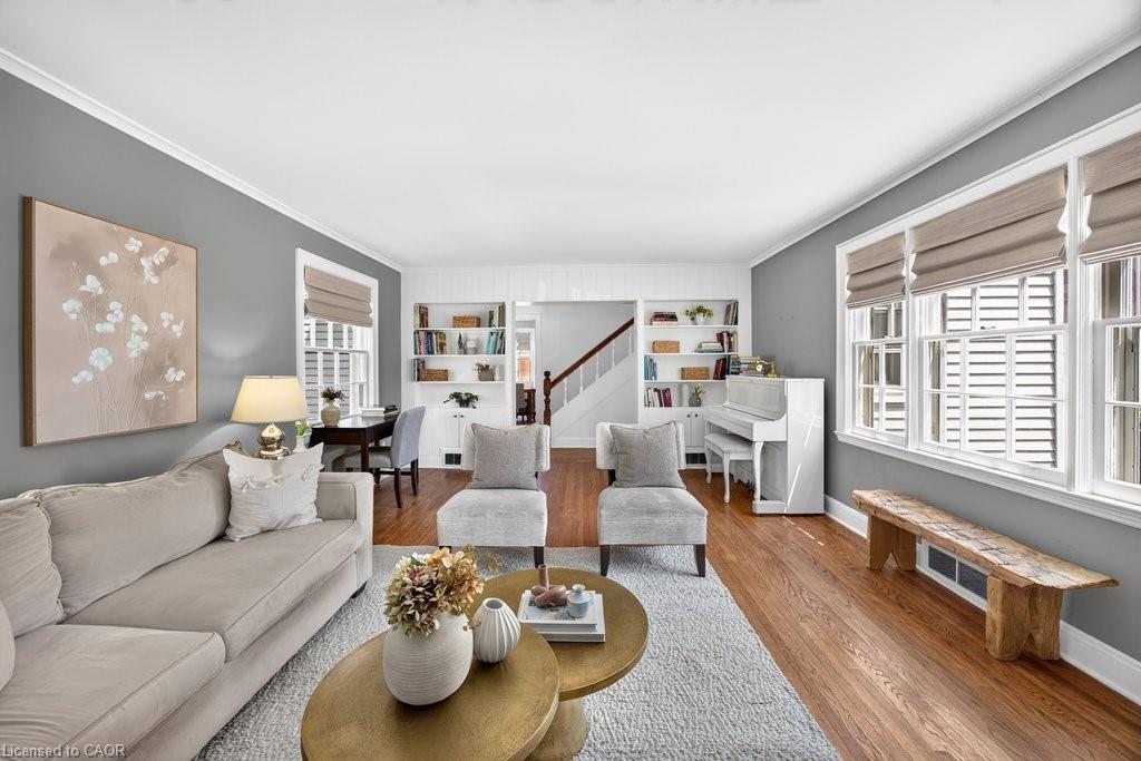 3947 Bloor Street W Property Photo 8