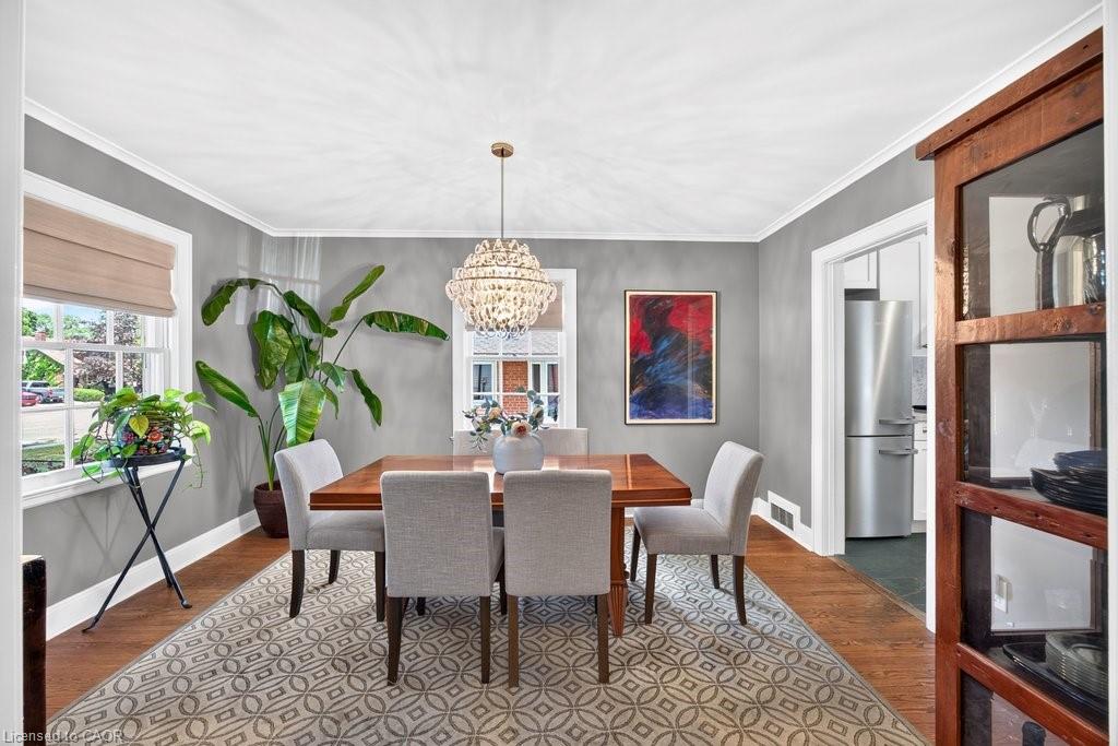 3947 Bloor Street W Property Photo 12