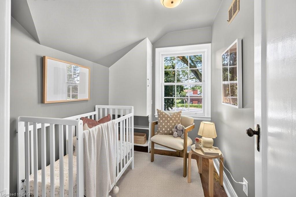 3947 Bloor Street W Property Photo 18