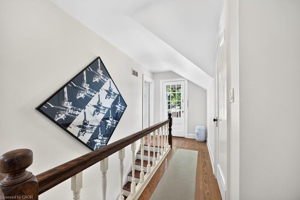 3947 Bloor Street W Property Photo 22