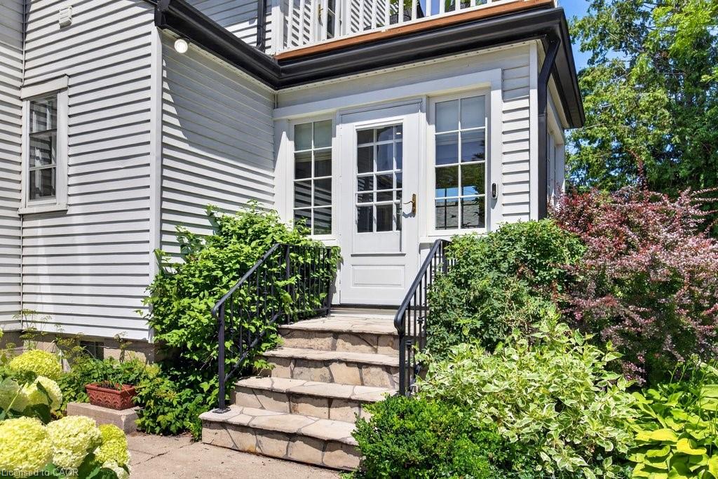 3947 Bloor Street W Property Photo 26