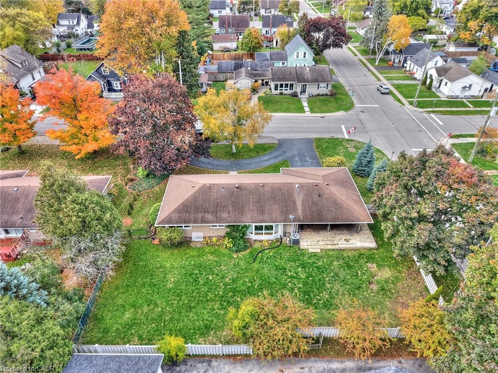 123 Fairview Avenue W Property Photo 4