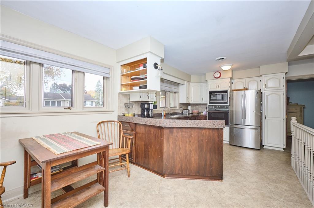 123 Fairview Avenue W Property Photo 9