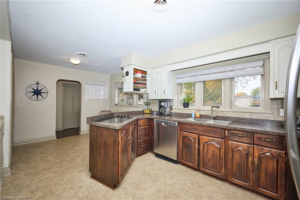 123 Fairview Avenue W Property Photo 12