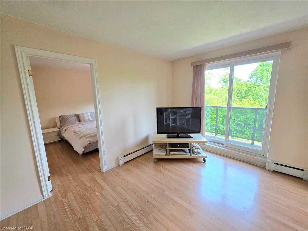 37-2373 King Street E Property Photo 18