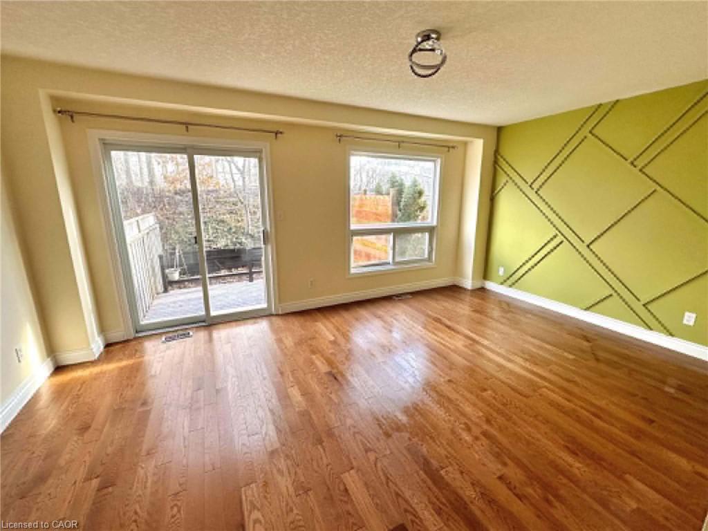 214 Snowdrop Crescent Property Photo 6