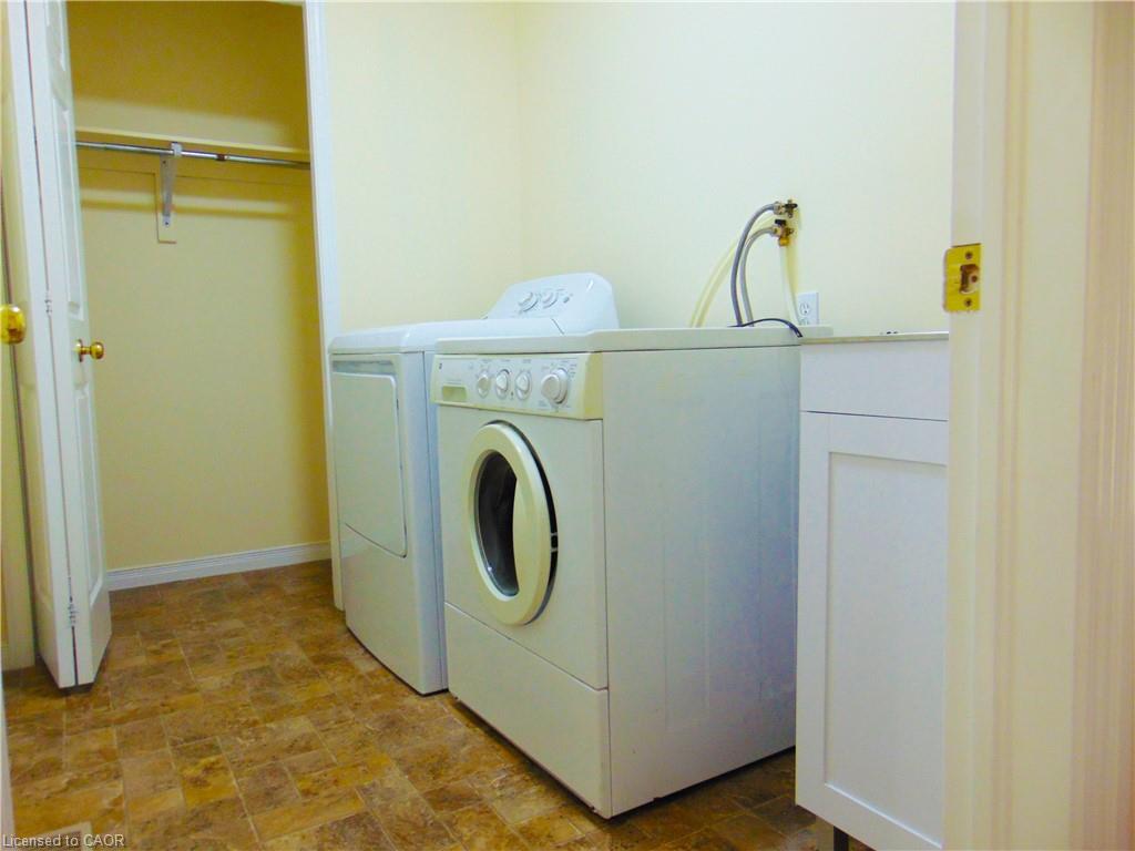 214 Snowdrop Crescent Property Photo 11