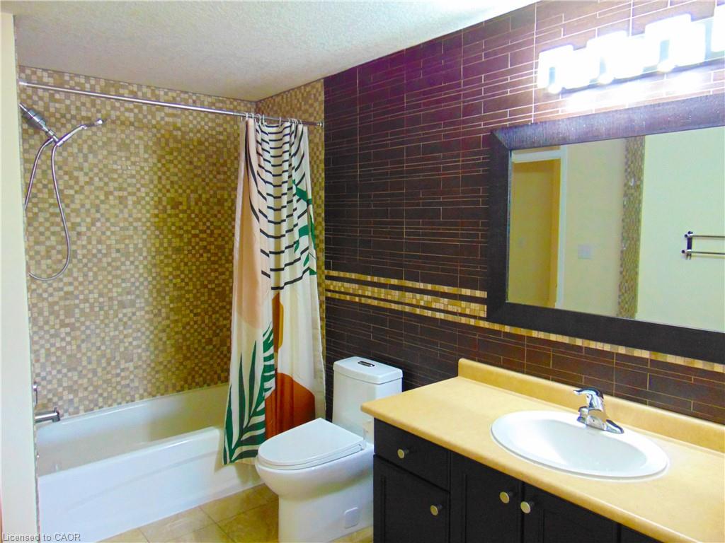 214 Snowdrop Crescent Property Photo 20