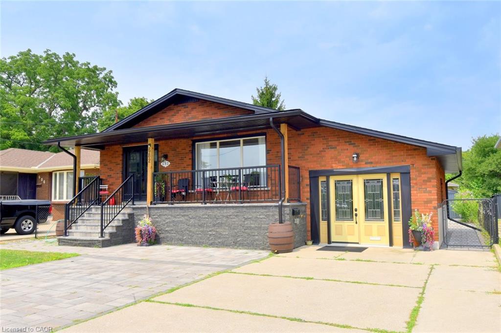 682 Mohawk Road W Property Photo 3