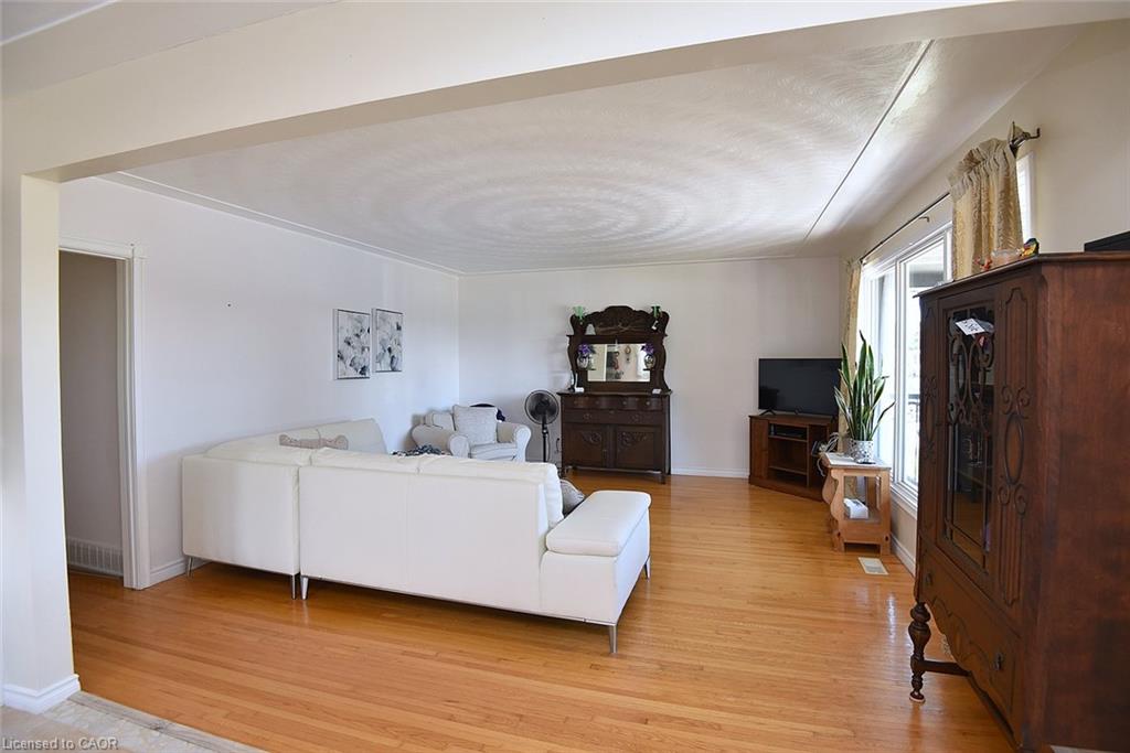 682 Mohawk Road W Property Photo 18